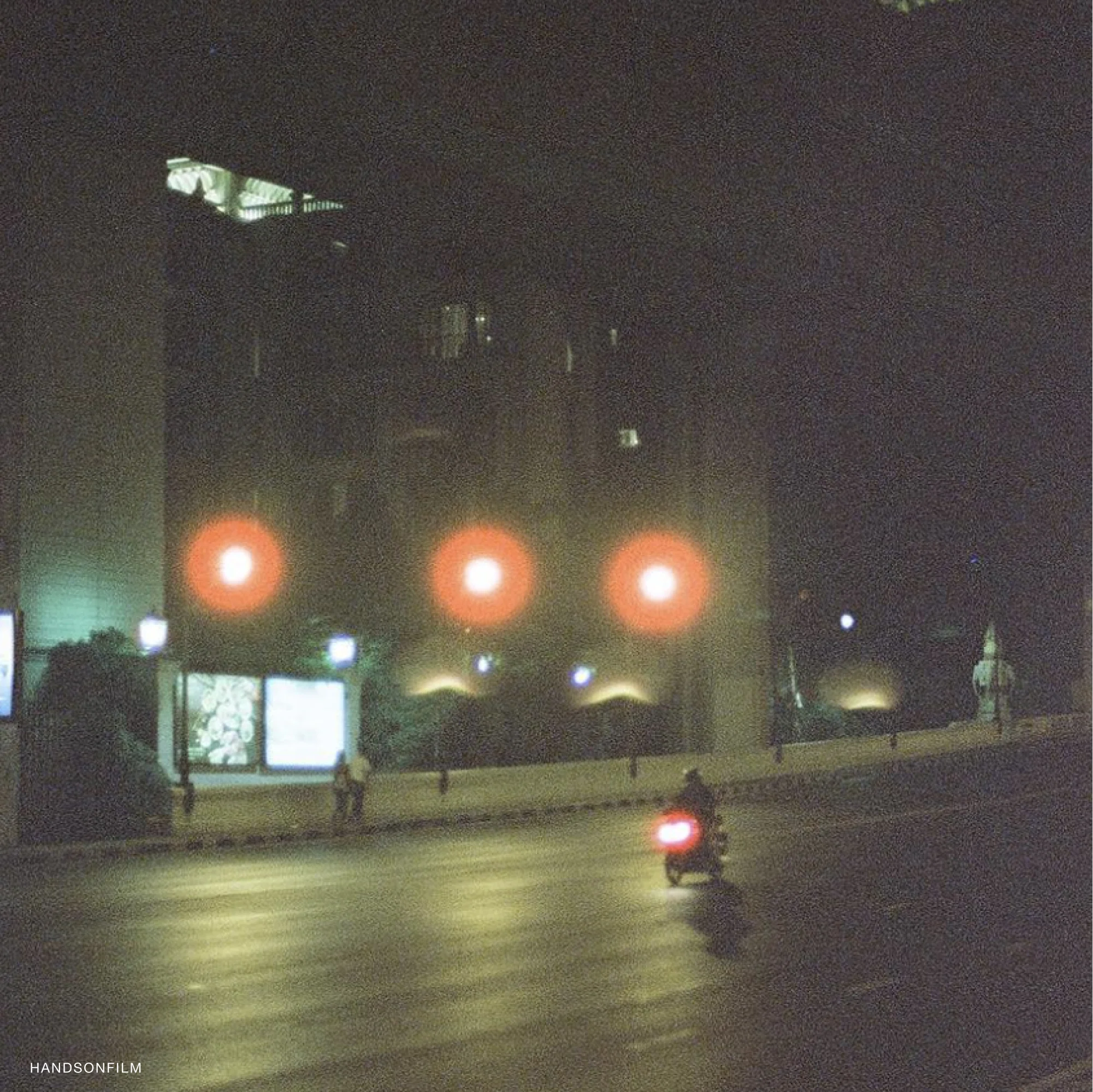 Hands on film Autumn 200 - Image 3