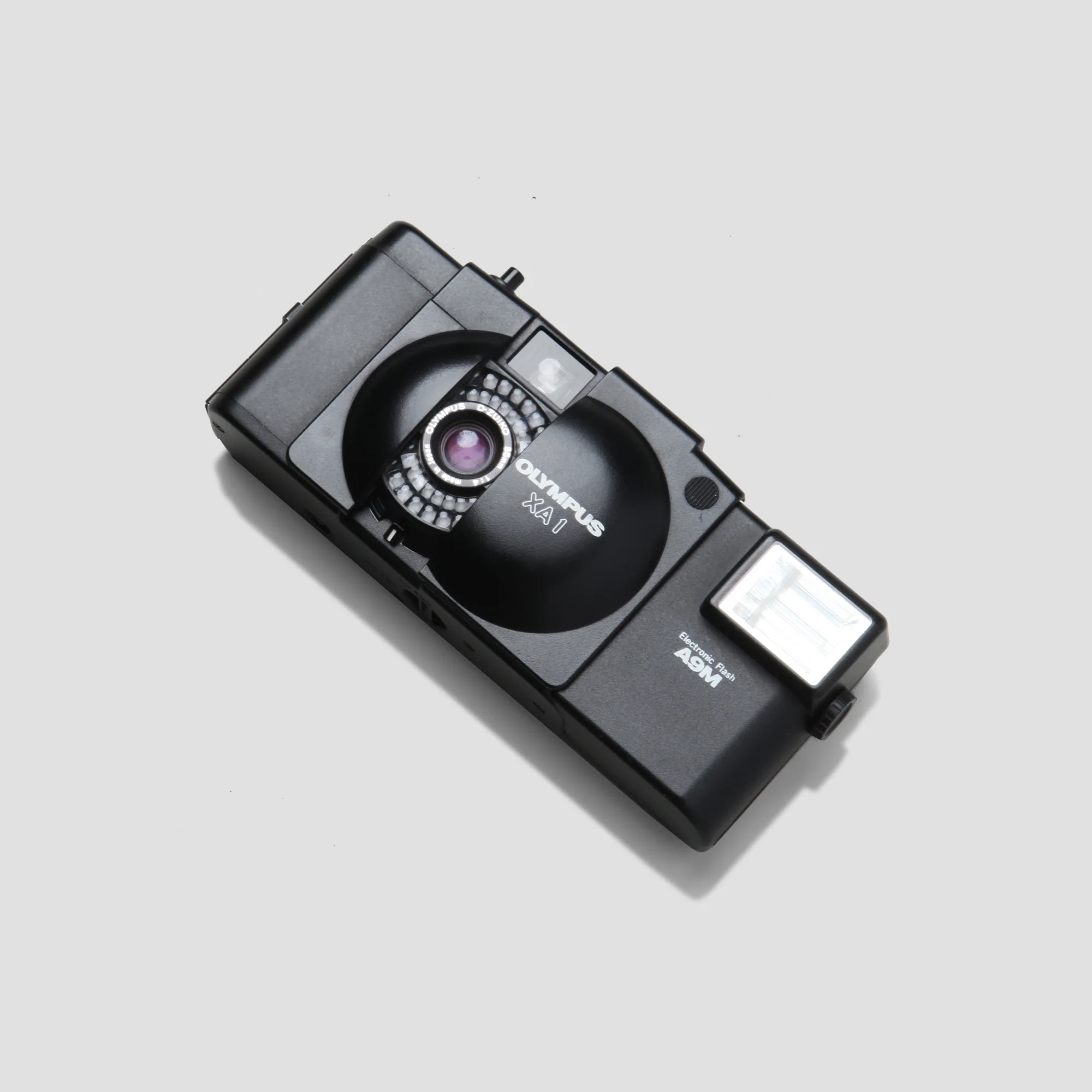 Olympus XA-1 - Image 2