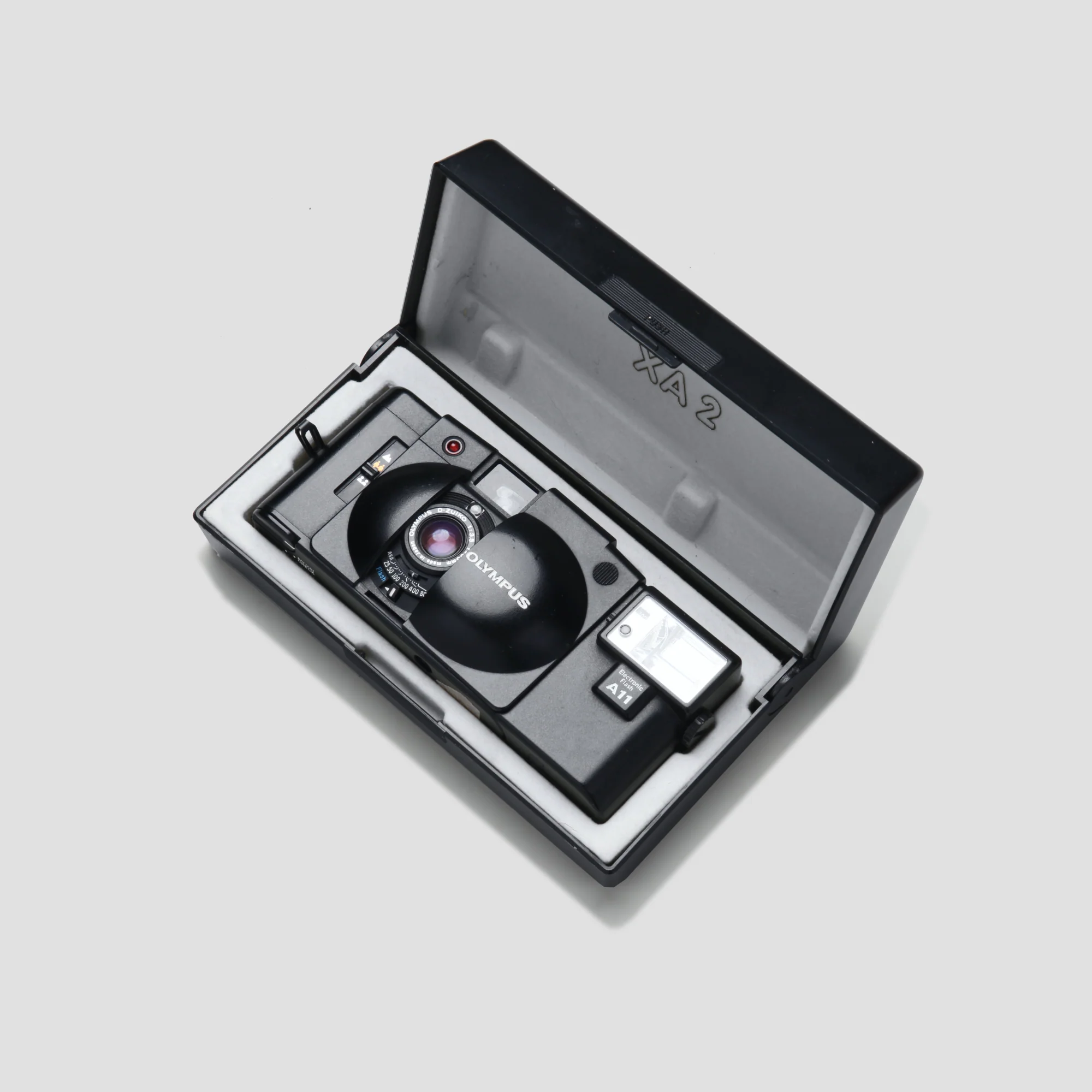 Olympus XA-2 - Image 2