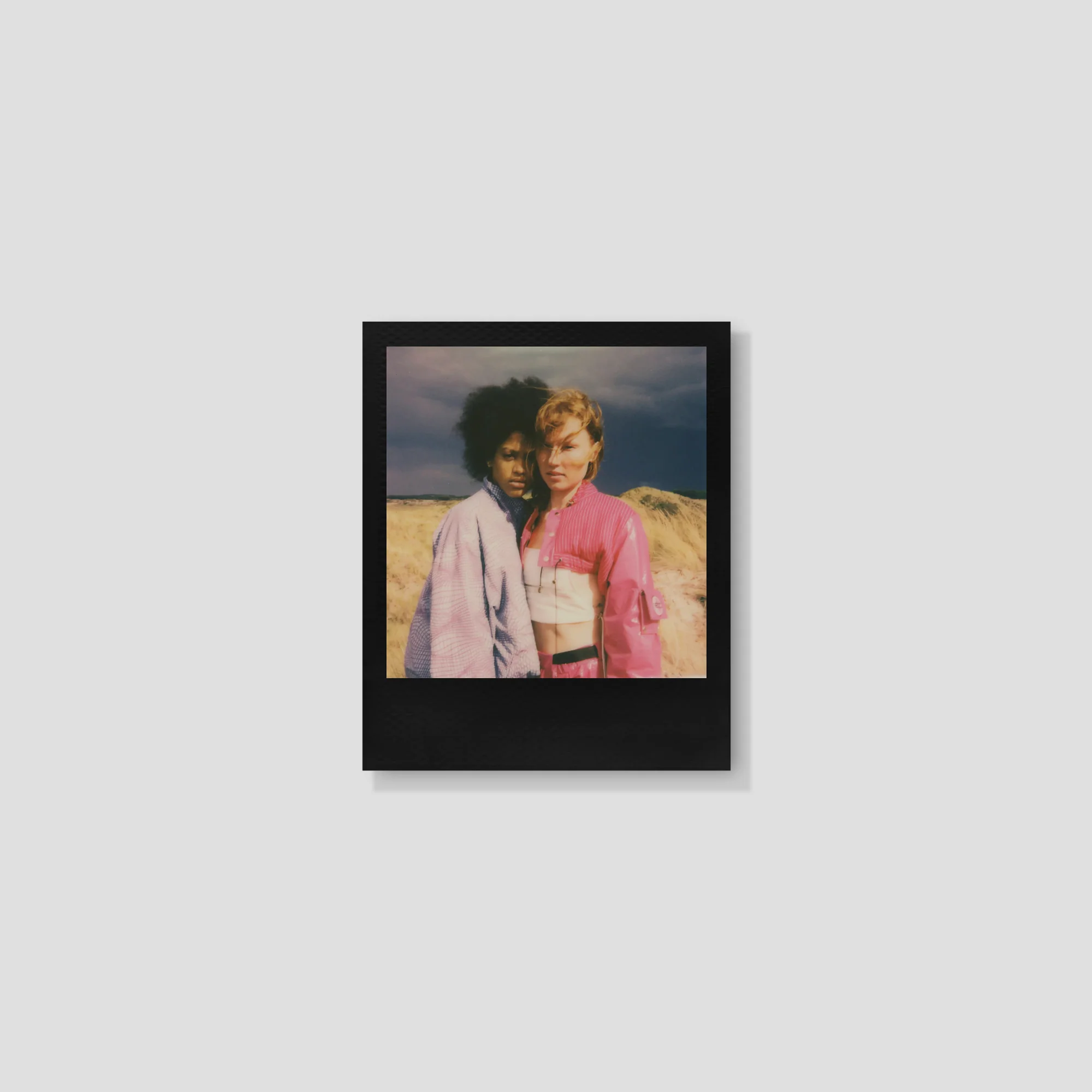Polaroid Color Go Film - Black Frame Edition - Image 3