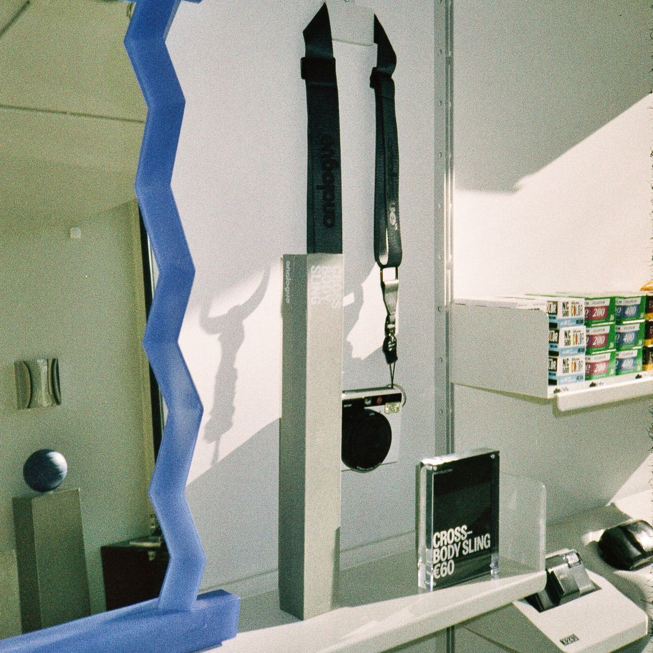 Yashica Sapphire 70s - Image 2